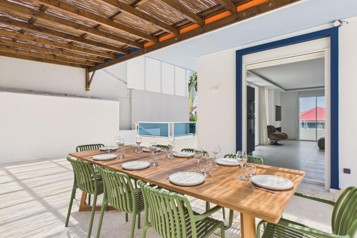 Location villa tout à pied 8 couchages Martinique - table à manger bis